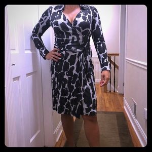 Diane Von Furstenberg DVF silk wrap dress SZ 6